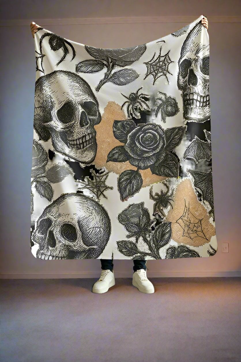 Vintage Gothic Halloween Blanket – Skulls, Spiders, Bats & Roses Pattern